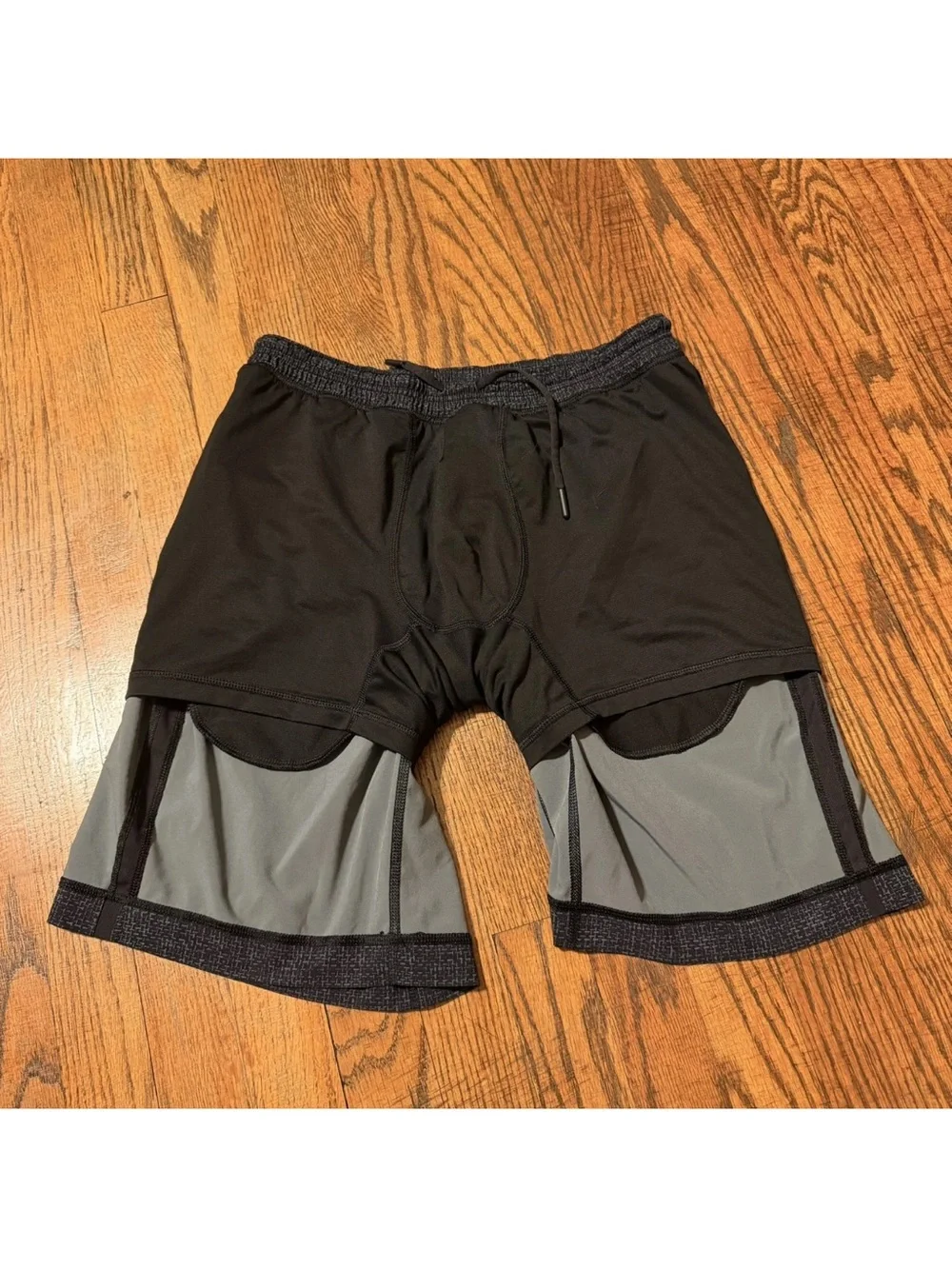 Lululemon Pace Breaker 9” Inseam Mens Shorts Training Navy Sz M, lined